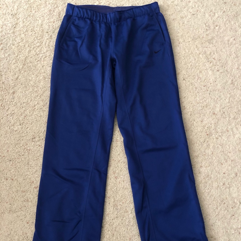 Women’s Nike blue therma fit pants